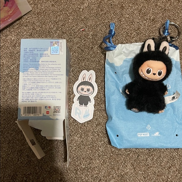 Pin For Love Confirmed Letter R With Box - Picture 2 of 2